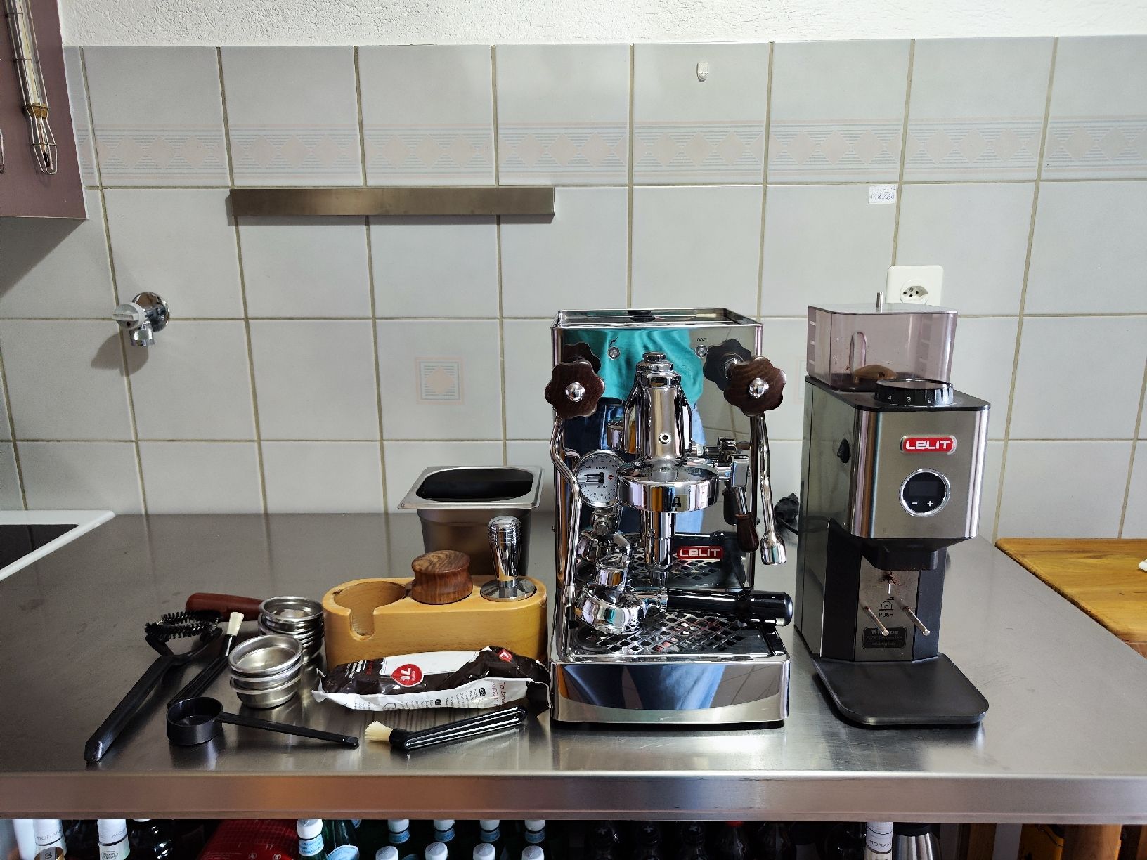 Lelit Macchine per caffè & Macchine per espresso: Kit complet, machine espresso Lelit occasion – Usato da Genève venduto da baker02