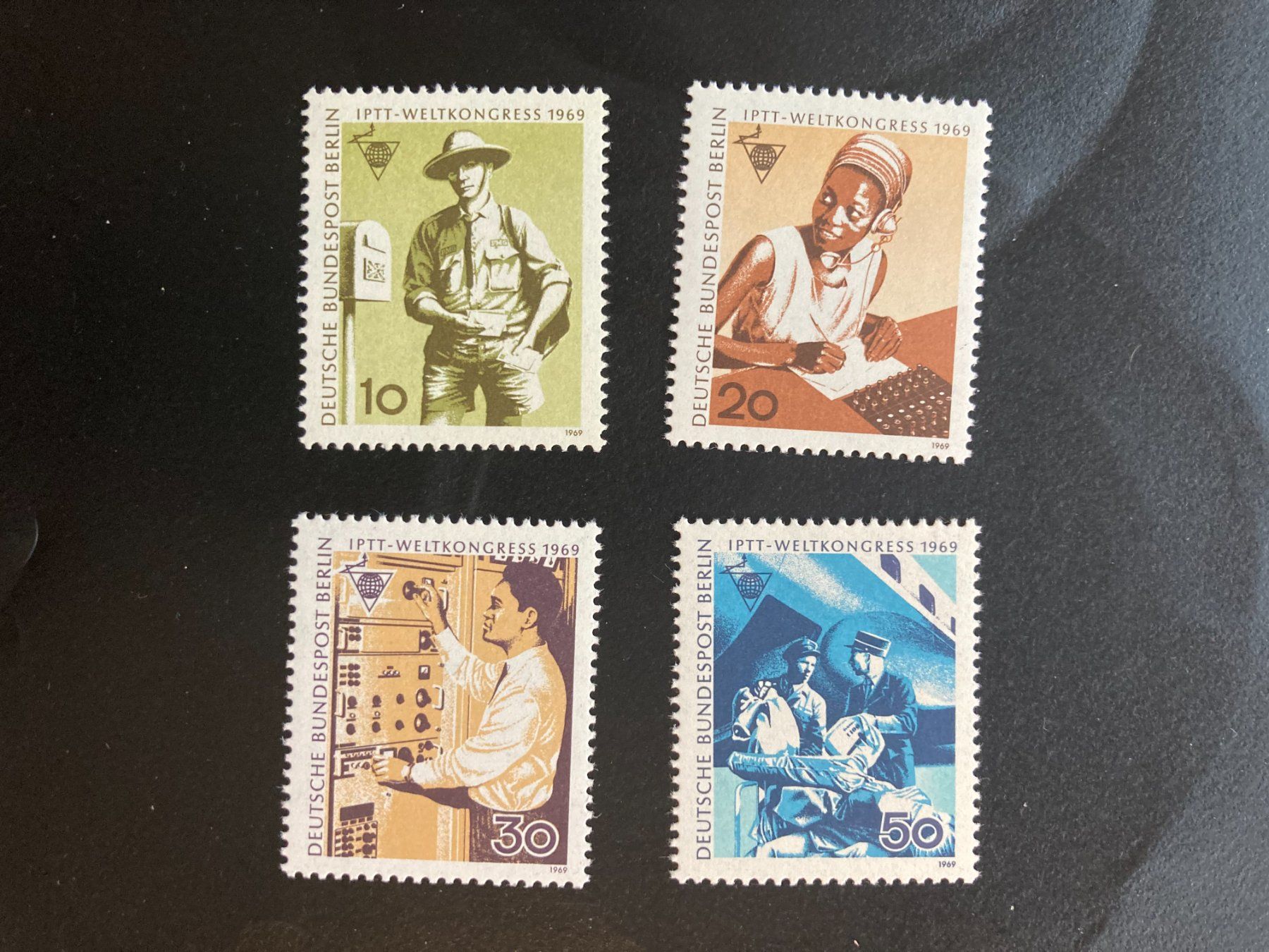 Tutti i francobolli: Berlin 1969 Satz Weltkongress Postpersonal postfrisch – Nuovo (secondo la descrizione) da Liestal venduto da schnueps