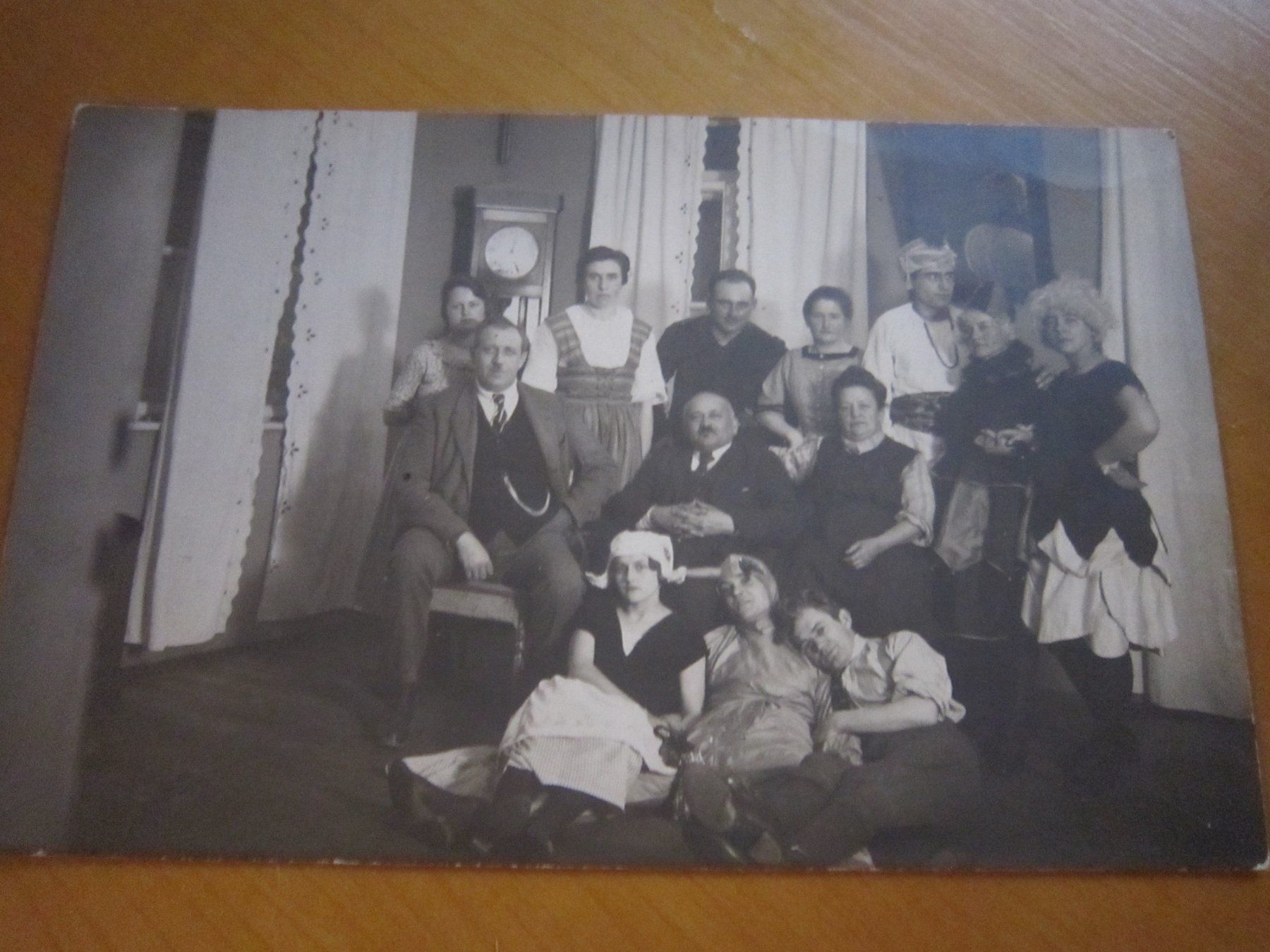 Cartoline postali: No 3 Postkarte Familie – Usato da Gordola venduto da Polentaefung