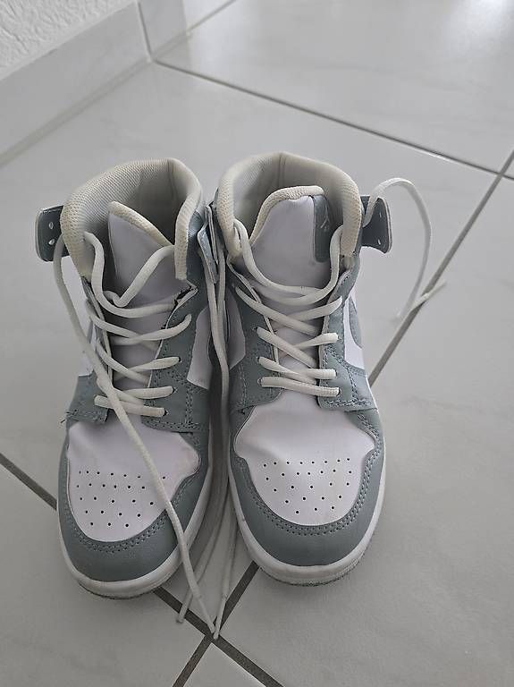 Scarpe da uomo: Nikeschuh – Usato da Stetten AG venduto da Mugge09 2