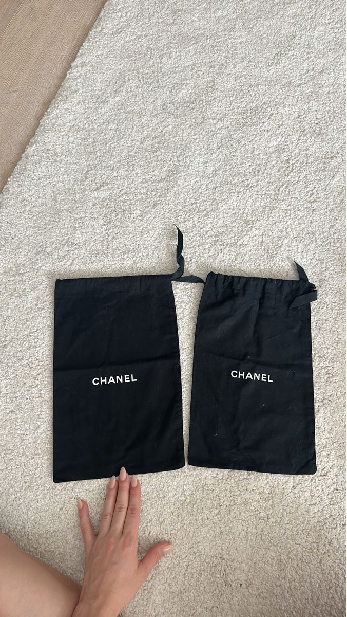 Chanel Taschen für Damen: 2x Chanel dust bags black – Neu (gemäss Beschreibung) aus Richterswil von L.Staudenmann