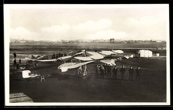 Cartoline postali: AK Pardubice, Flugzeuge vor dem Start – Usato da Berlin venduto da bartko-reher