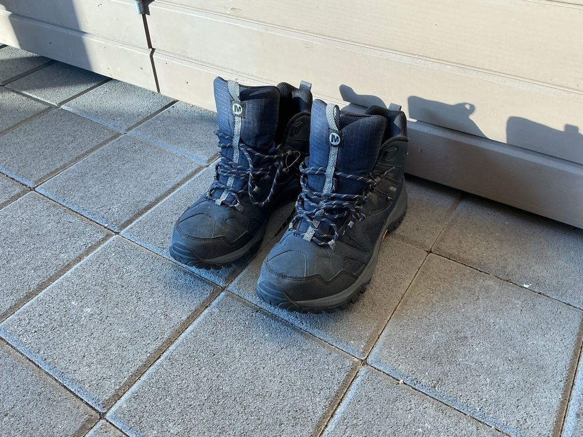 Merrell Scarpe da uomo: Chaussures de randonnée Merrell pointure 46 – Usato da La sarraz venduto da ETAGERE12
