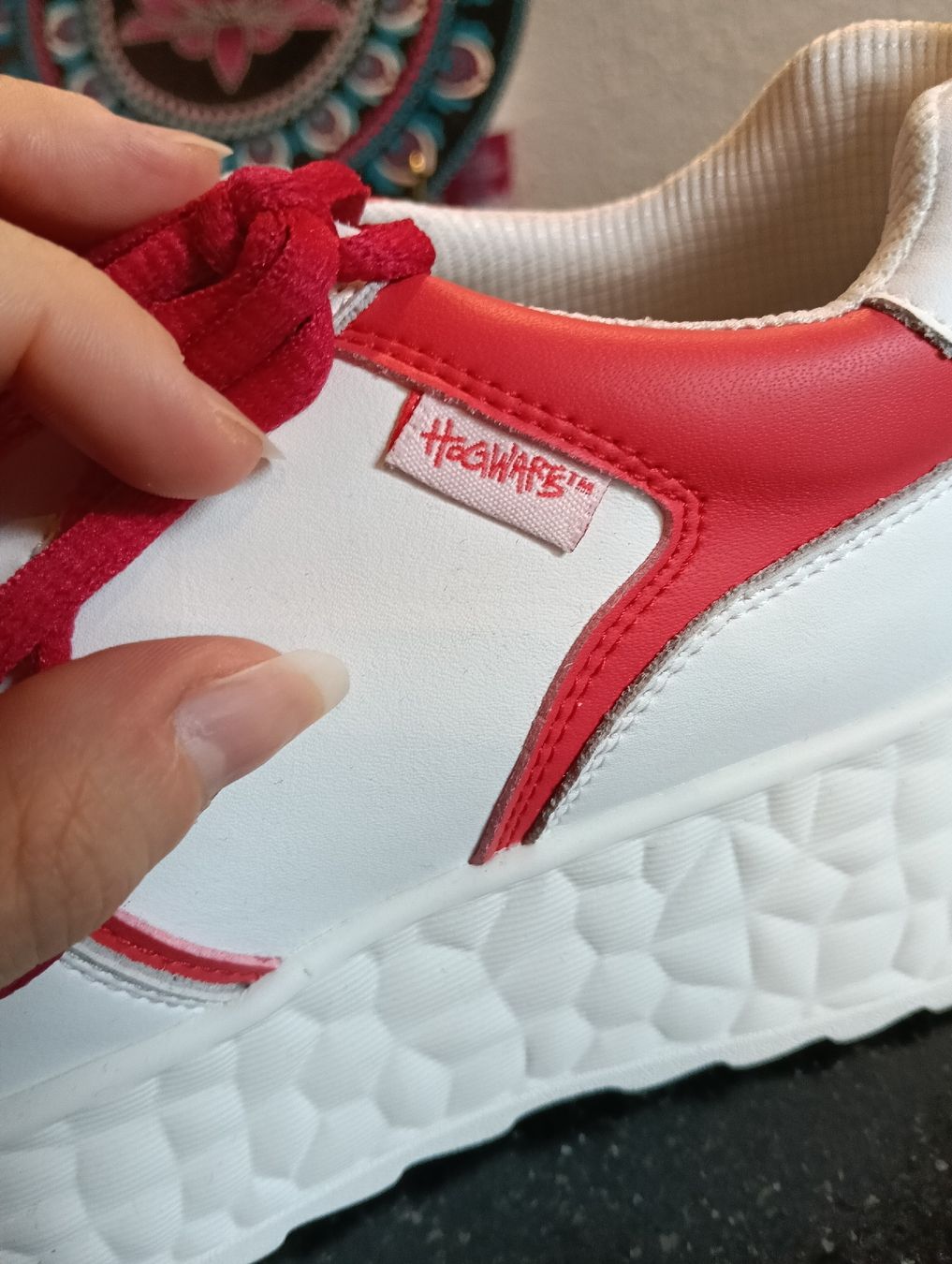 Scarpe da donna: Harry potter Gryffindor Sneaker Grösse 37 – Nuovo (secondo la descrizione) da Hagenbuch ZH venduto da cor_v9zc 2