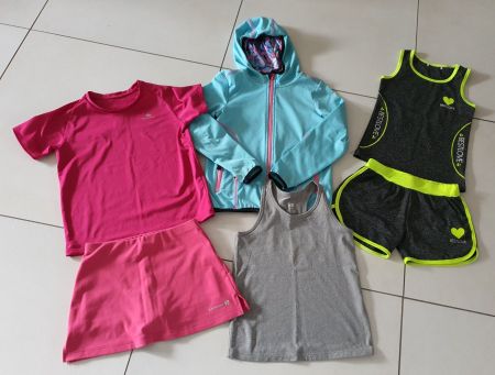 Lot vêtements sport taille 122-128