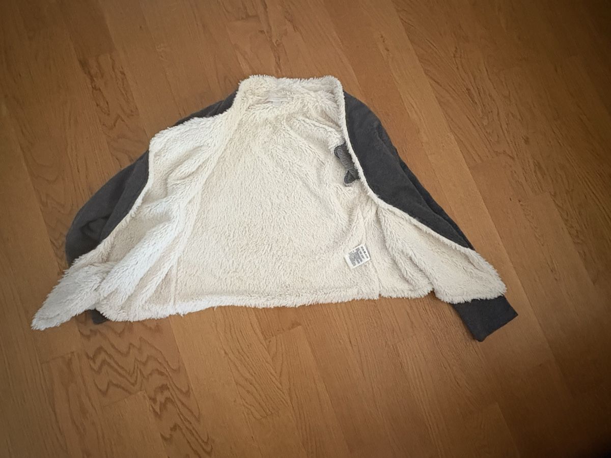 Vestes & Manteaux: Jäckchen mit Teddyfutter, Gr. 134 / 140 – D'occasion à Beromünster par msklef 6