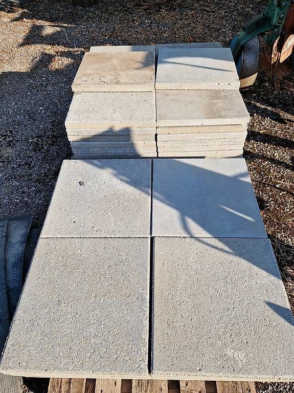Revêtements de sol: Gartenplatten – D'occasion à Merenschwand par AndrinaS