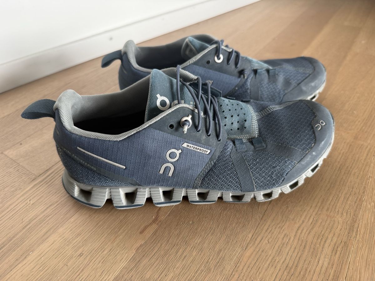 On Chaussures hommes: On Cloud Waterproof Laufschuhe Gr. 37.5 – D'occasion à Ottenbach par Suni_82 1