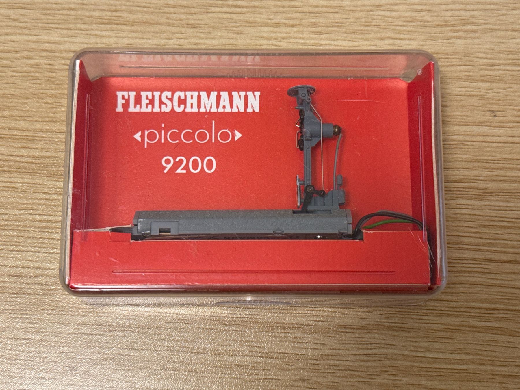 Fleischmann Modellini di ferrovie: Fleischmann N 9200 Vorsignal OVP NEU – Nuovo e nell'imballaggio originale da St-Aubin-Sauges venduto da tantome