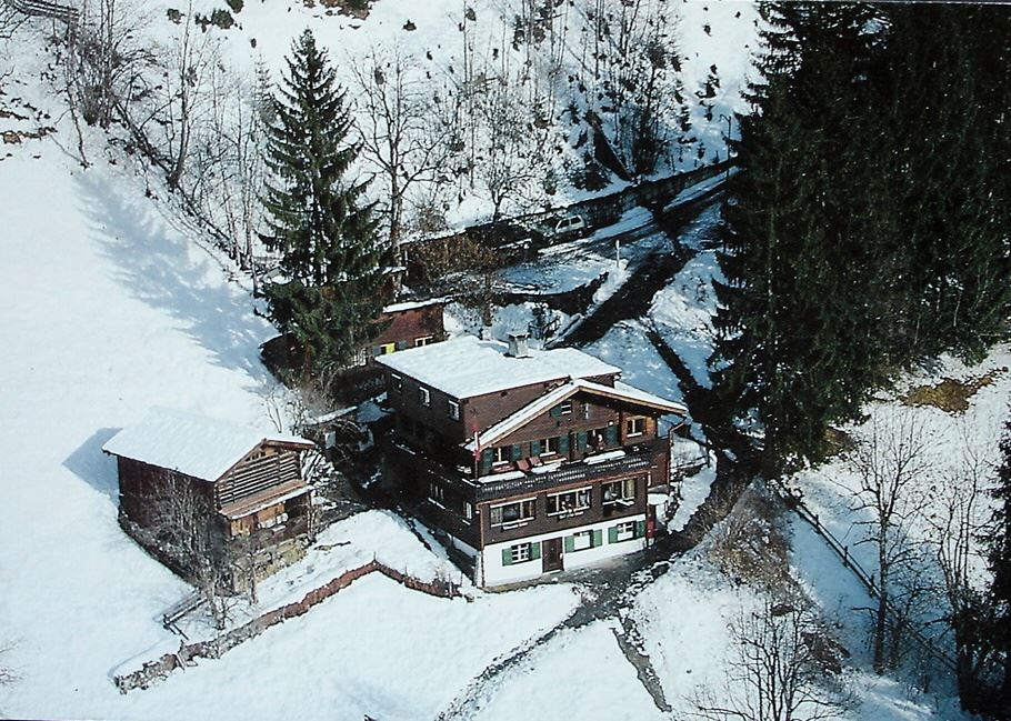 Cartoline postali: SAAS bei Klosters - Flugaufnahme – Usato da Jona venduto da philajona