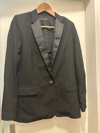 Clasic Black Blazer - Classic Style