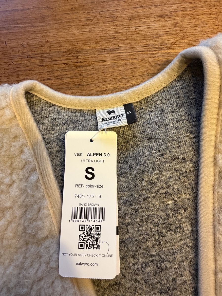 Gilets & Westen: Alwero Wollweste Gr. S – Neu und originalverpackt aus Jegenstorf von Limanda 1
