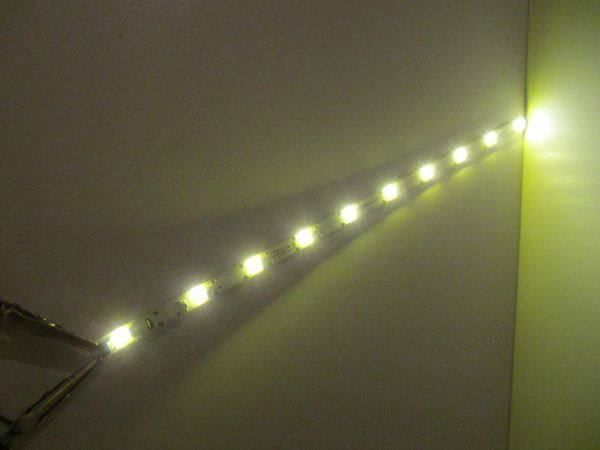 Märklin Modelleisenbahnen: 30 KELLTEC LED  Stäbe warmweiss dimmbar 0-24 Volt AC/DC – Neu und originalverpackt aus Dittingen von  1