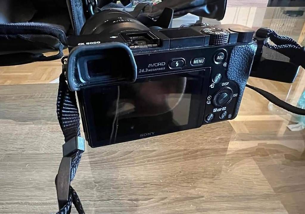 Appareil photo: Sony a6000 camera – D'occasion à Allschwil par rajmahal 2