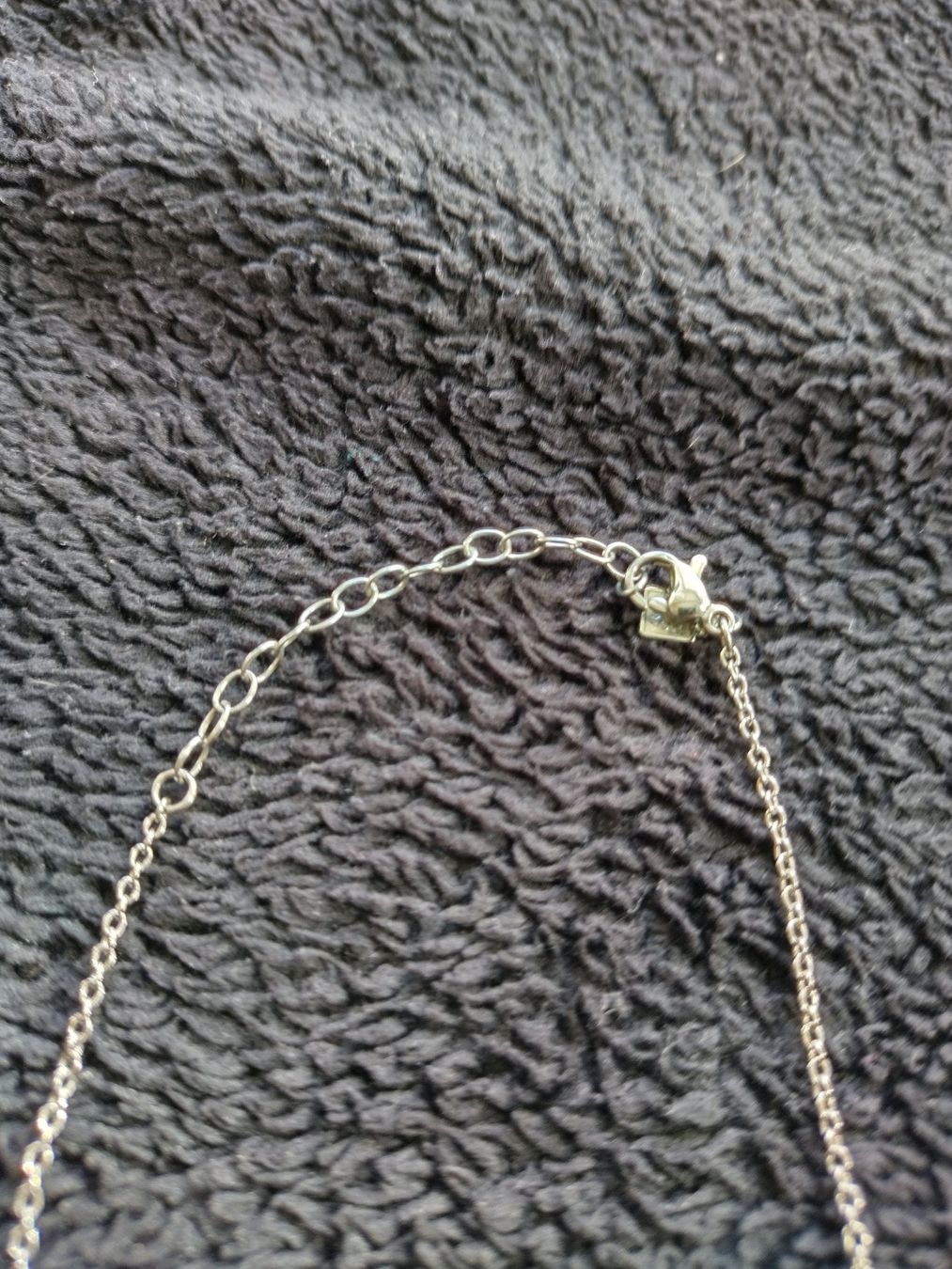 Catenine: Collier chainette avec pendentif perle et strasse intégré – Usato da Mühleberg venduto da Eliboub 2