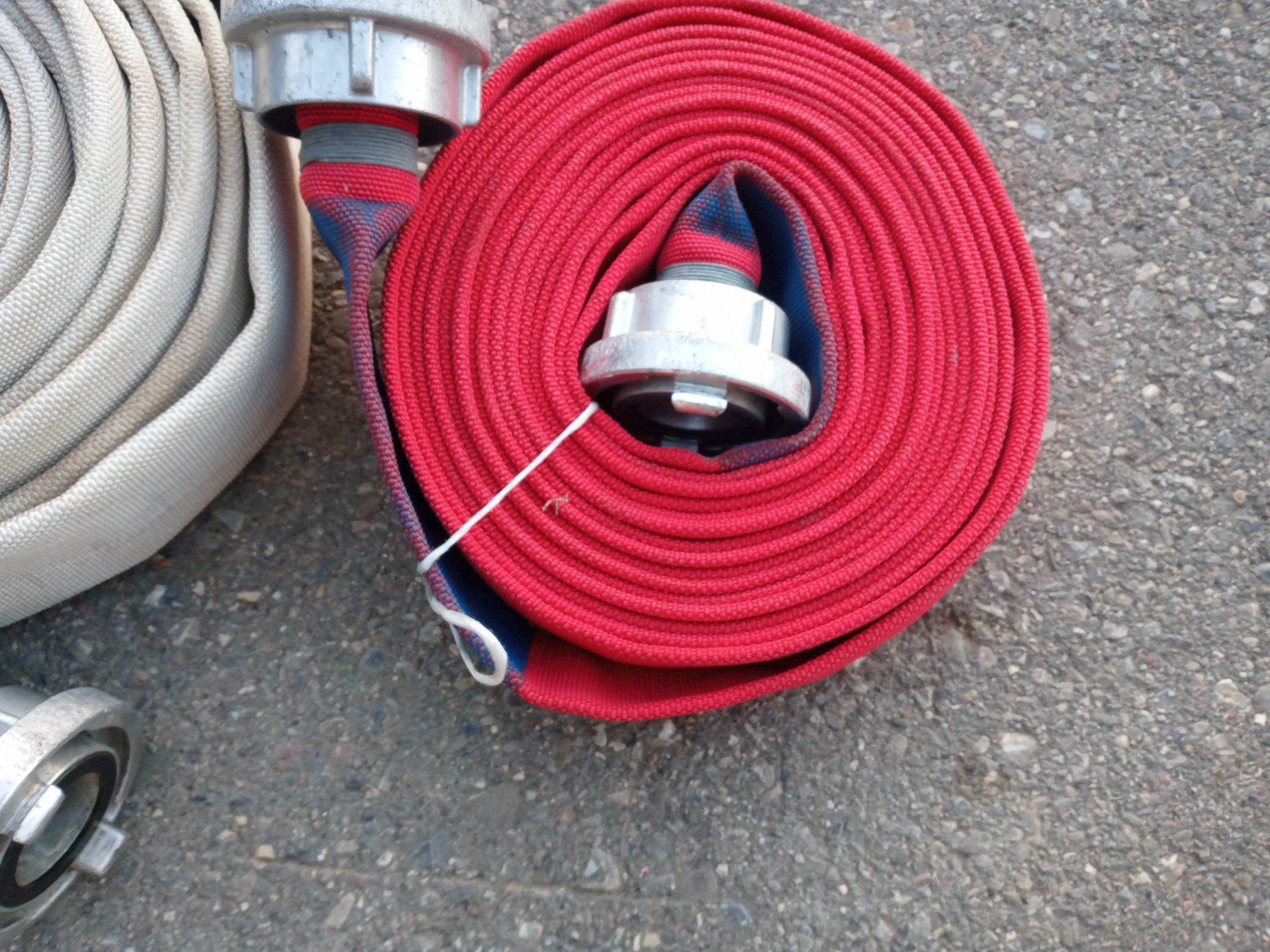 Rohre & Schläuche: 2x 10m Feuerwehrschlauch – Gebraucht aus Prez-vers-Siviriez von Monija70 1