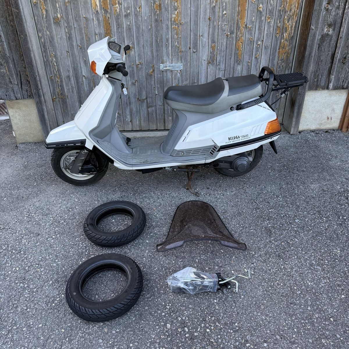 Yamaha Scooter: Yamaha Beluga XC125 Roller – Difettoso da Appenzell Steinegg venduto da tkoller4