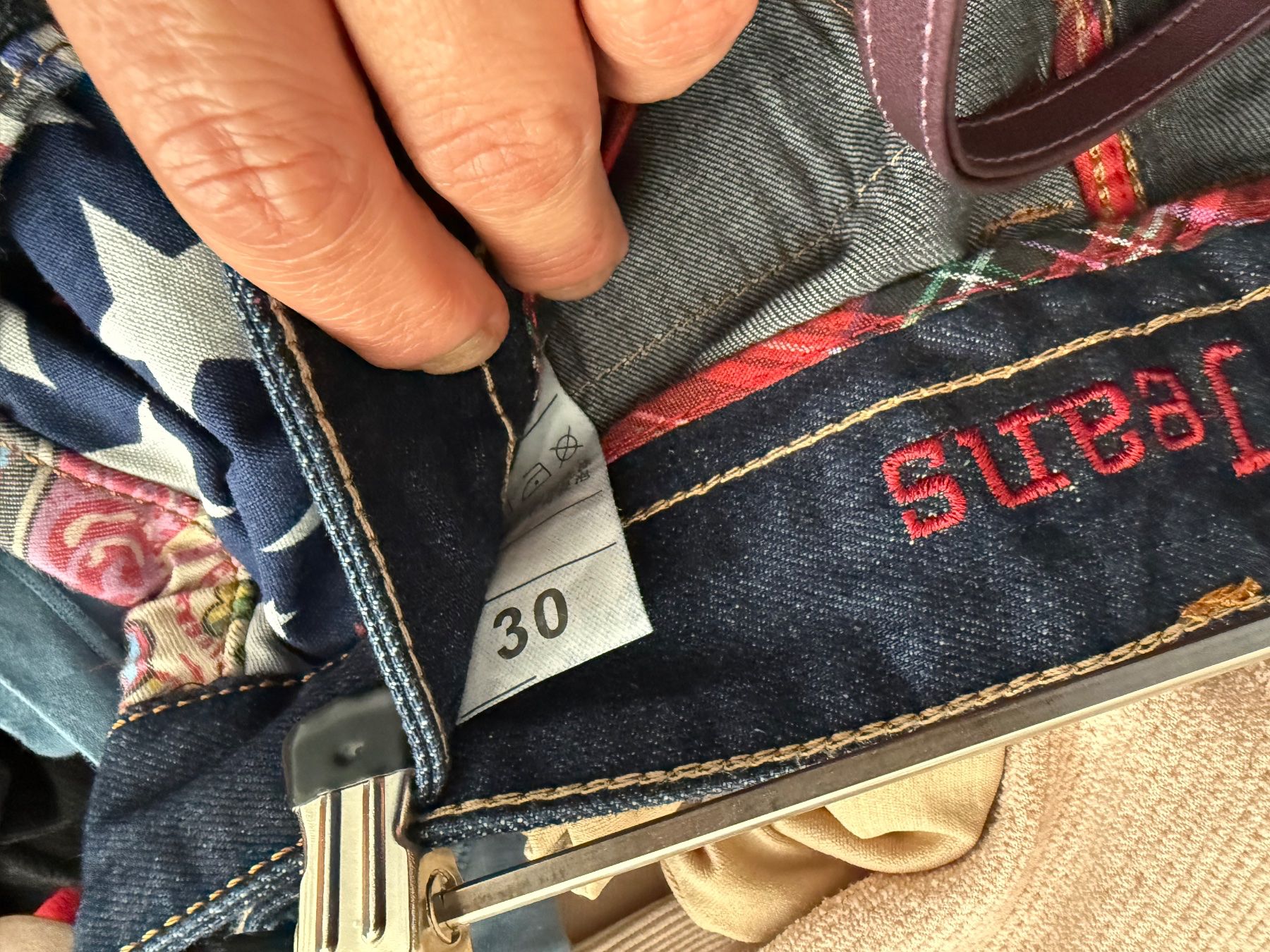 Jeans: Biepa Jeans Patchwork Design Gr.30 (247.30 chf ) – Nuovo e nell'imballaggio originale da Turbenthal venduto da 310707 2