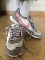 Nike Women’s Victoria NM Grey Pink