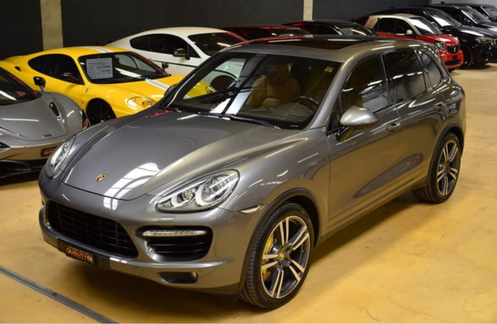 PORSCHE Cayenne Turbo