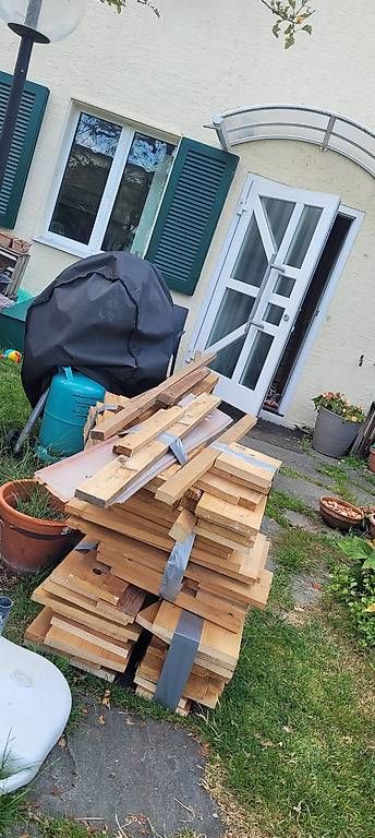 Articoli in legno: Gratis Brennholz / Sperrholz – Usato da Winterthur venduto da e6ho