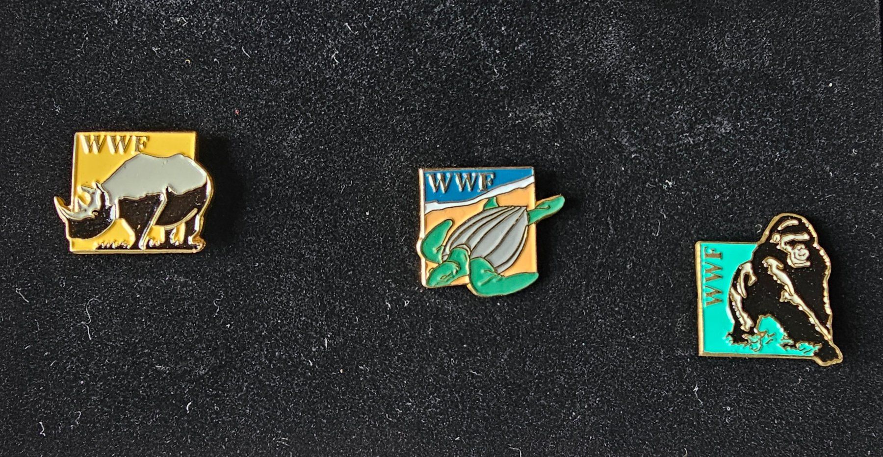 WWF Placchette & Badge: WWF Anstecknadeln Set – Usato da Windisch venduto da Moosarchat 2