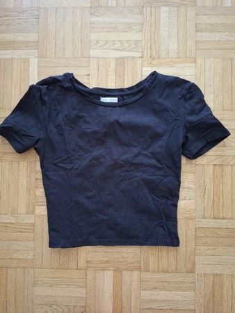 crop top noir Zara, taille S, parfait pour l'été! ✨
