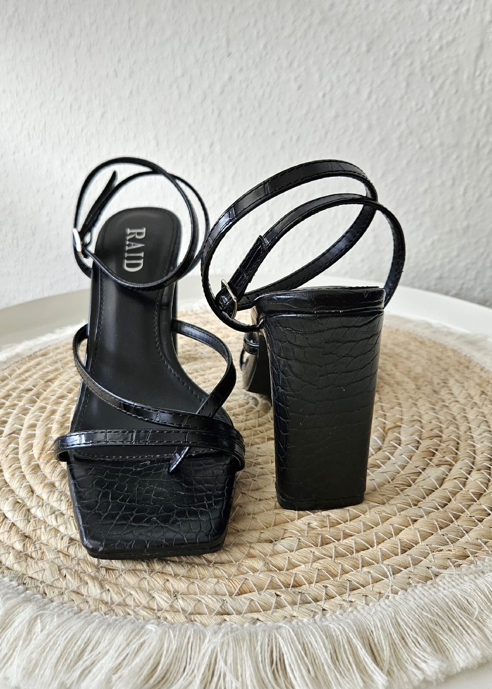 Chaussures femmes: Sandales à talon  – D'occasion à Nyon par nay_y72c 3