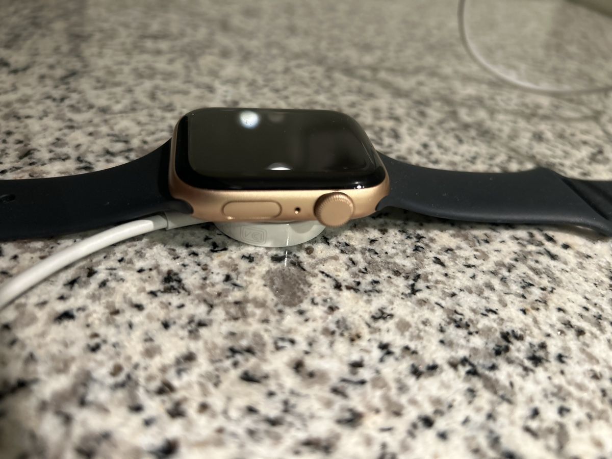 Apple Smartwatch: Apple Watch SE GPS, 44mm – Gebraucht aus Basel von MyAn 7