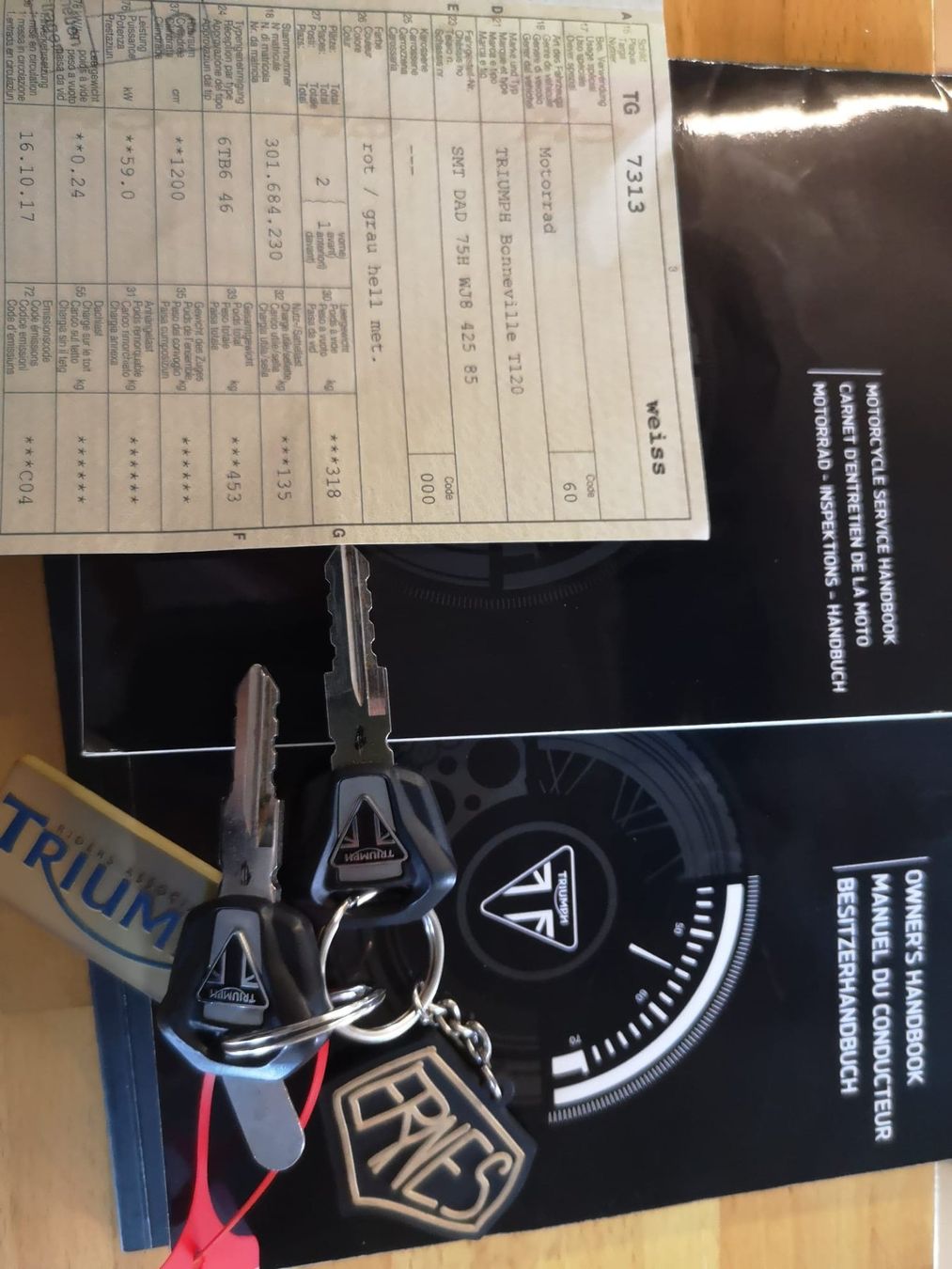 Triumph Strasse: Triumph Bonnewille 1200 T120  3280km 80PS – Gebraucht aus Lommis von twospark 7