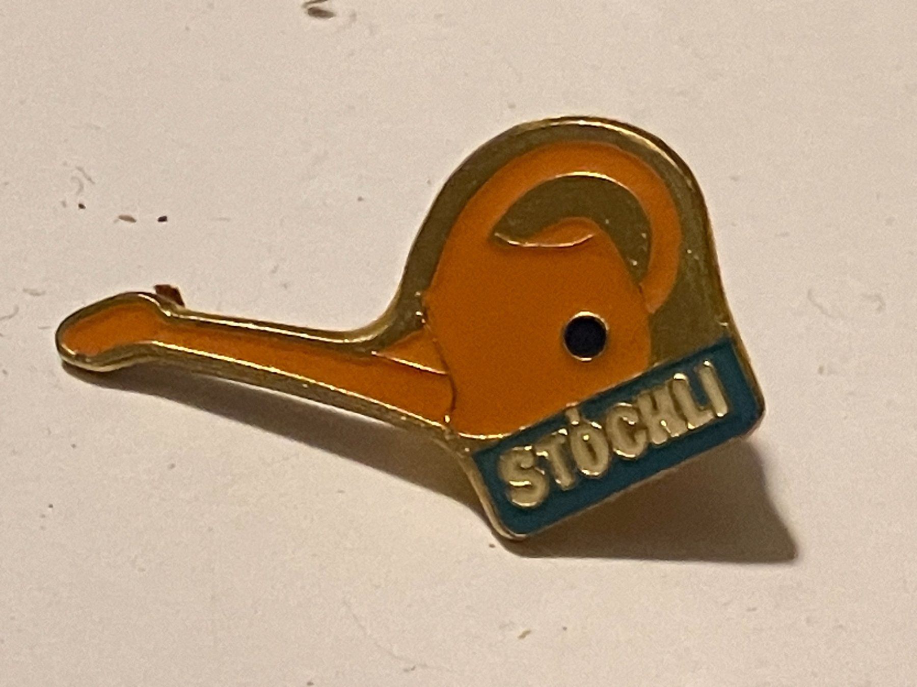 Plaquettes & Badges: 1 Pin Stöckli Giesskanne – D'occasion à Basel par djwwpp