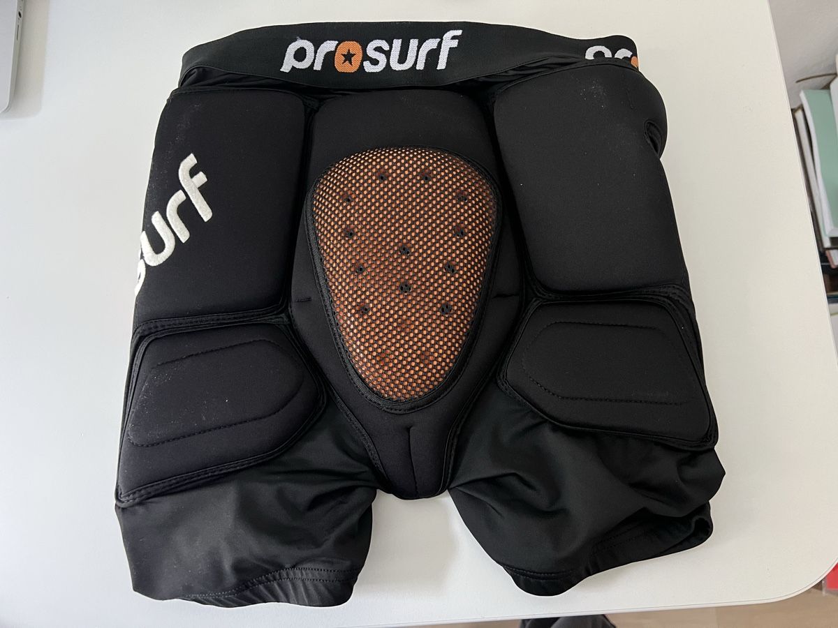 Protezioni & Imbottiture: Prosurf Impact Shorts - Protective Gear for Snowboarding – Nuovo (secondo la descrizione) da Zürich venduto da u30_wss8