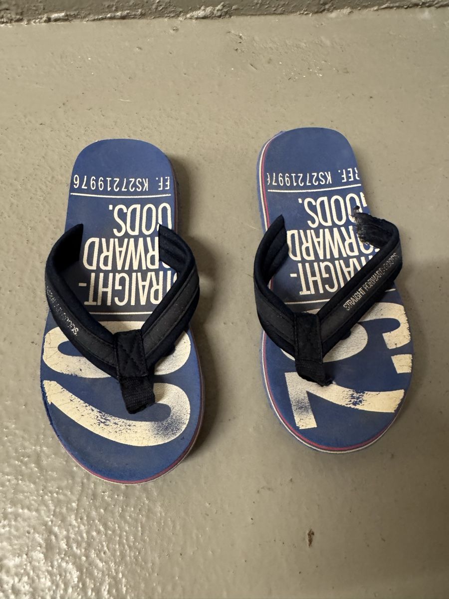 Scarpe per ragazzi: Kinder Flip Flops Grosse 28 – Usato da Zürich venduto da zd_1965