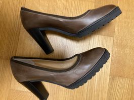 John Grey Lederpumps, mittelbraun, 37 1/2, 9 cm Absatz
