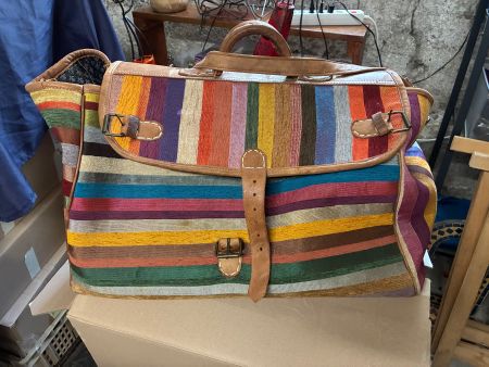 Reisetasche aus Marokko aus Leder und gestreiftem Stoff