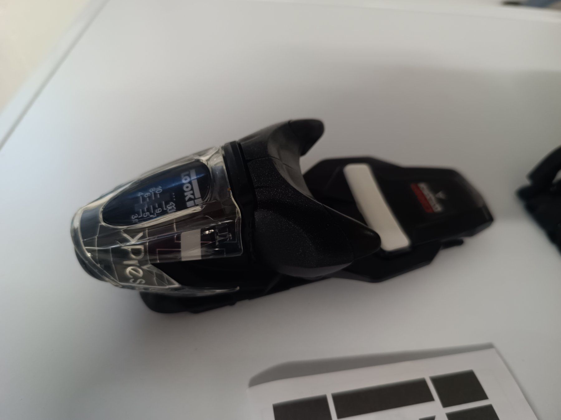 Look Attacchi: Skibindung Look – Nuovo (secondo la descrizione) da Niederwil SO venduto da Tphantom 1