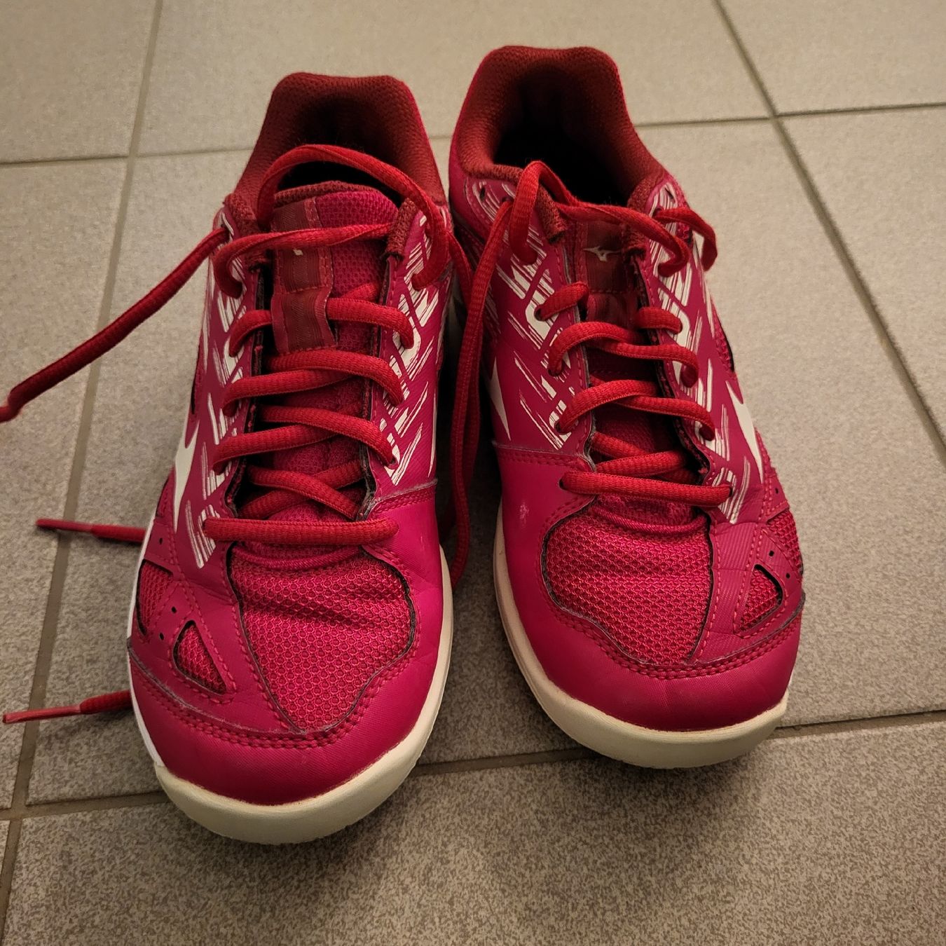 Mizuno Scarpe per ragazzi: Hallenschuhe 35 – Usato da Bern venduto da SimFae