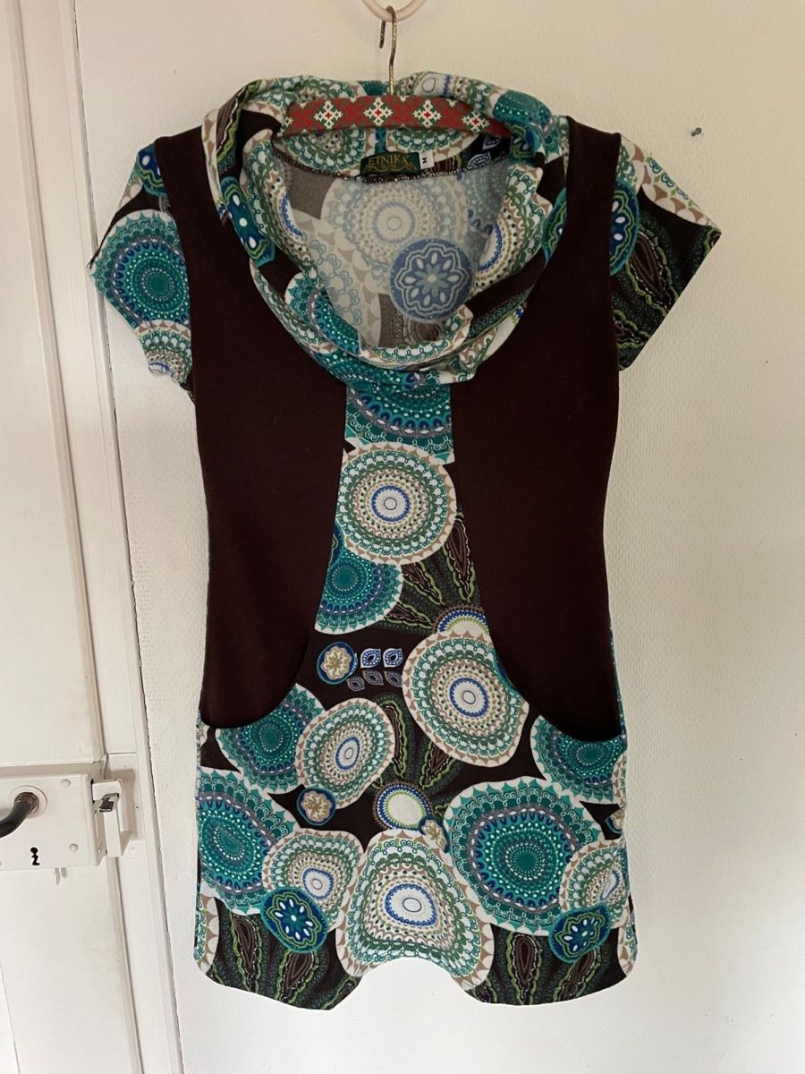 Kleider: Gemustertes Damenkleid Grösse M – Gebraucht aus Dübendorf von ali_g7p8