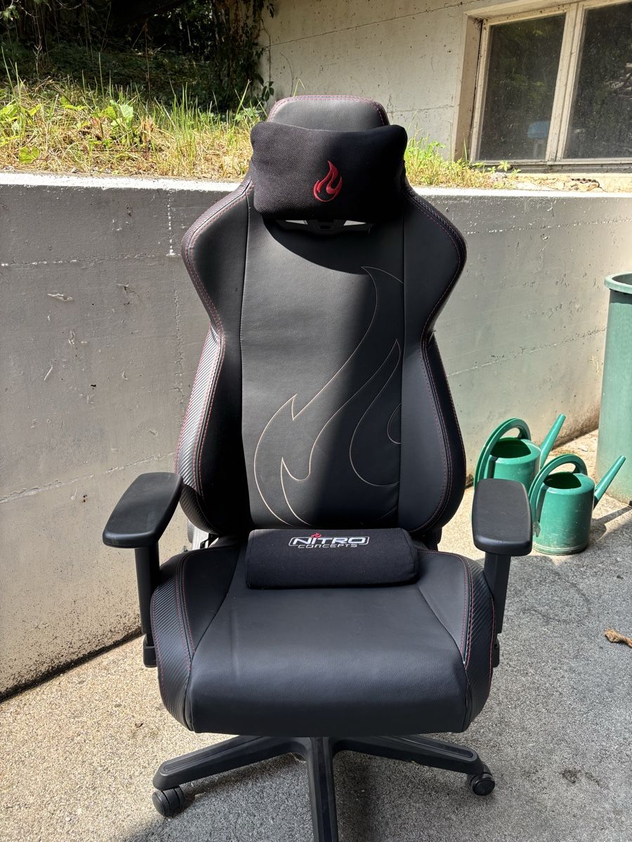 Chaises: Gaming Stuhl – D'occasion à Bern par thi_9gyw 2