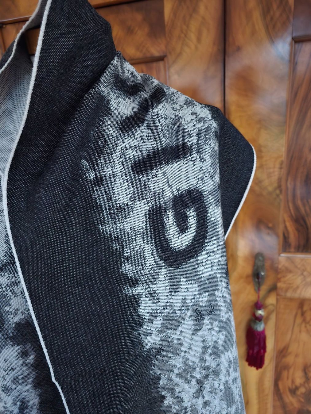 Givenchy Foulard & Sciarpe: Givenchy Schal – Nuovo (secondo la descrizione) da Bottmingen venduto da sandy_2 1
