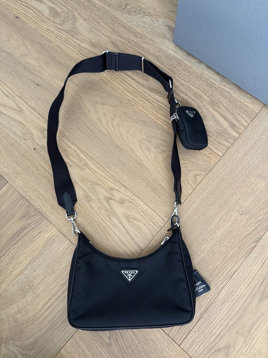 Prada Borse da donna: Prada Re-Nylon Handtasche schwarz Neu – Nuovo (secondo la descrizione) da Gümligen venduto da kleiderschrankbe6