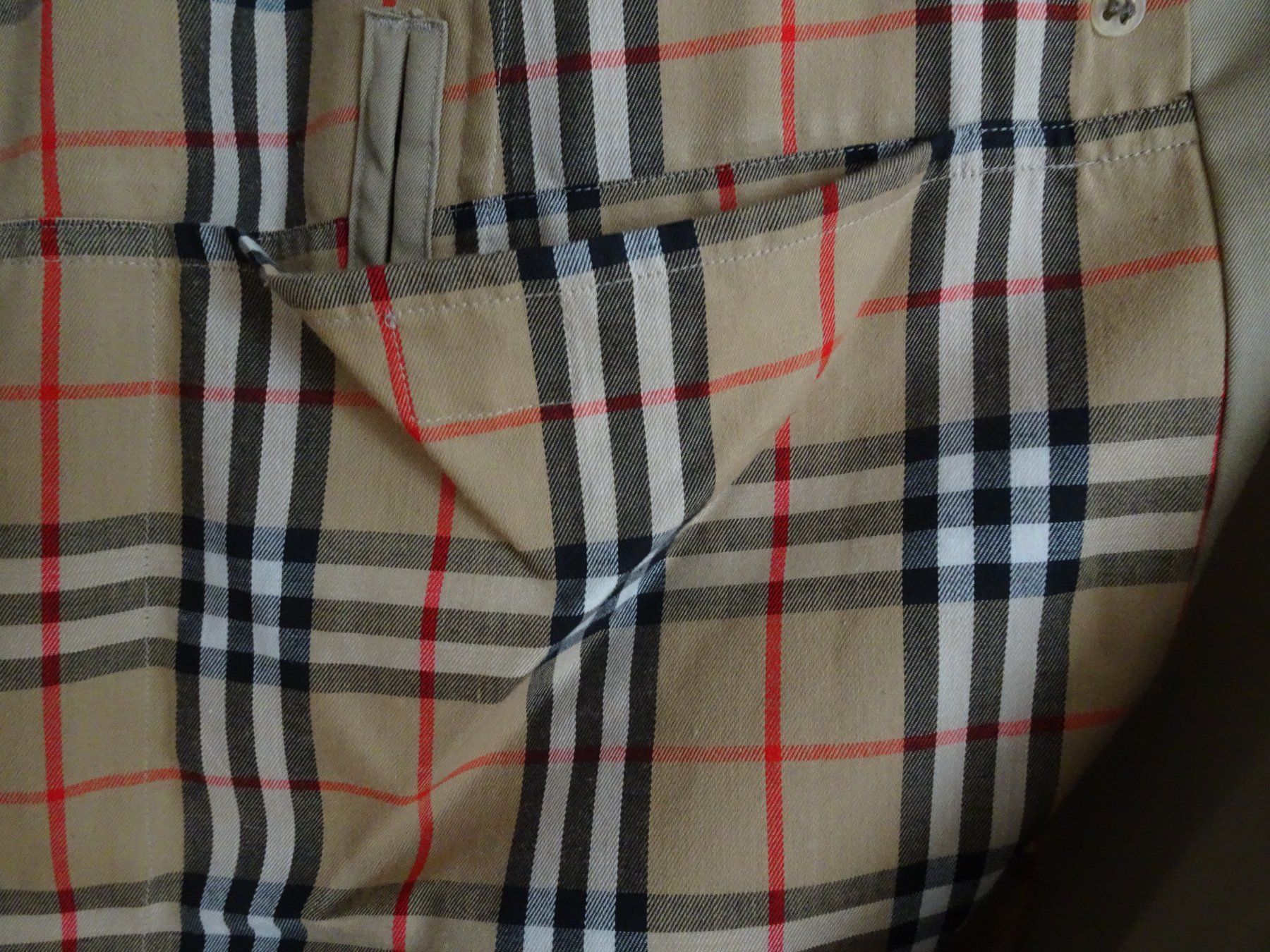 Burberry Cappotti: Burberry Herren-Trenchcoat vintage lang  Grösse 54 – Usato da Locarno venduto da Sicabe 5