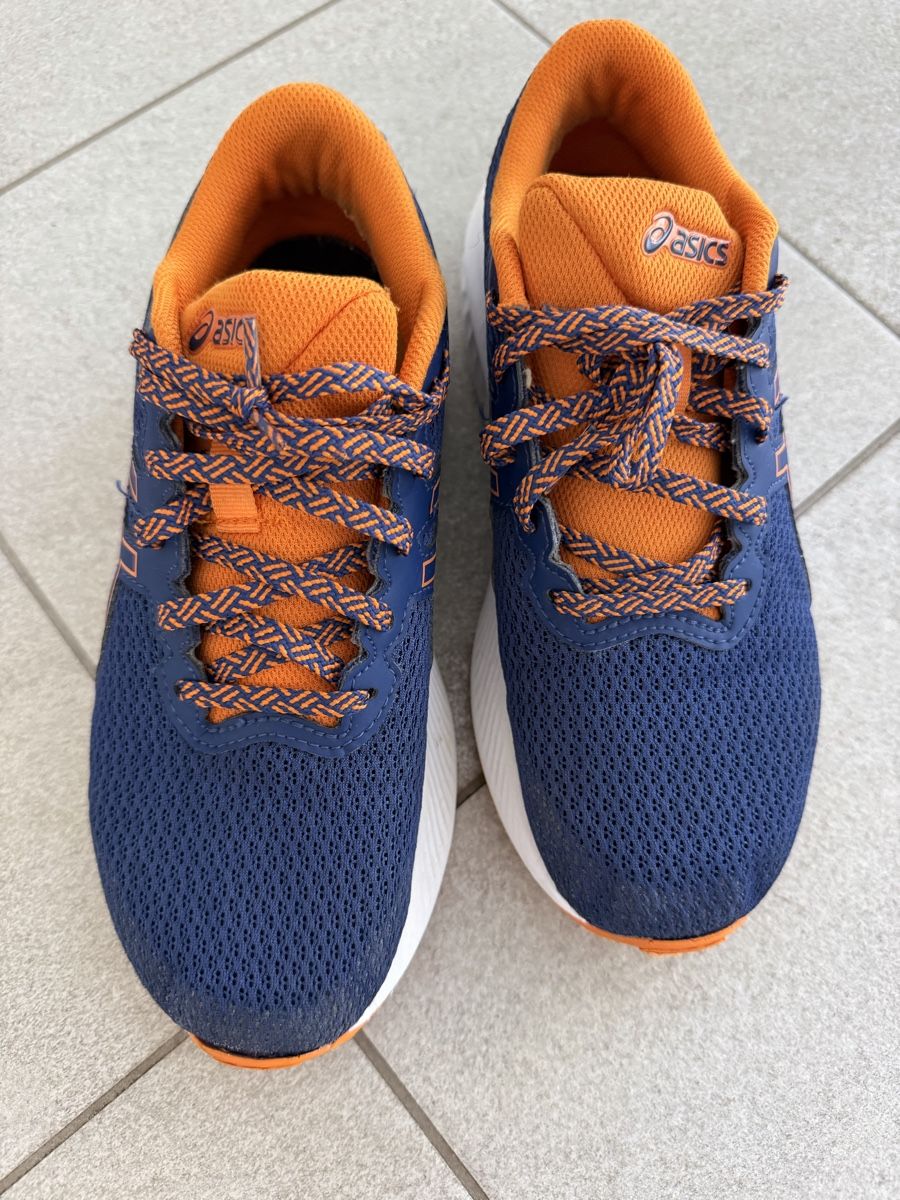 Asics Chaussures hommes: Asics sneakers size 38 – D'occasion à Herrliberg par Tubalp