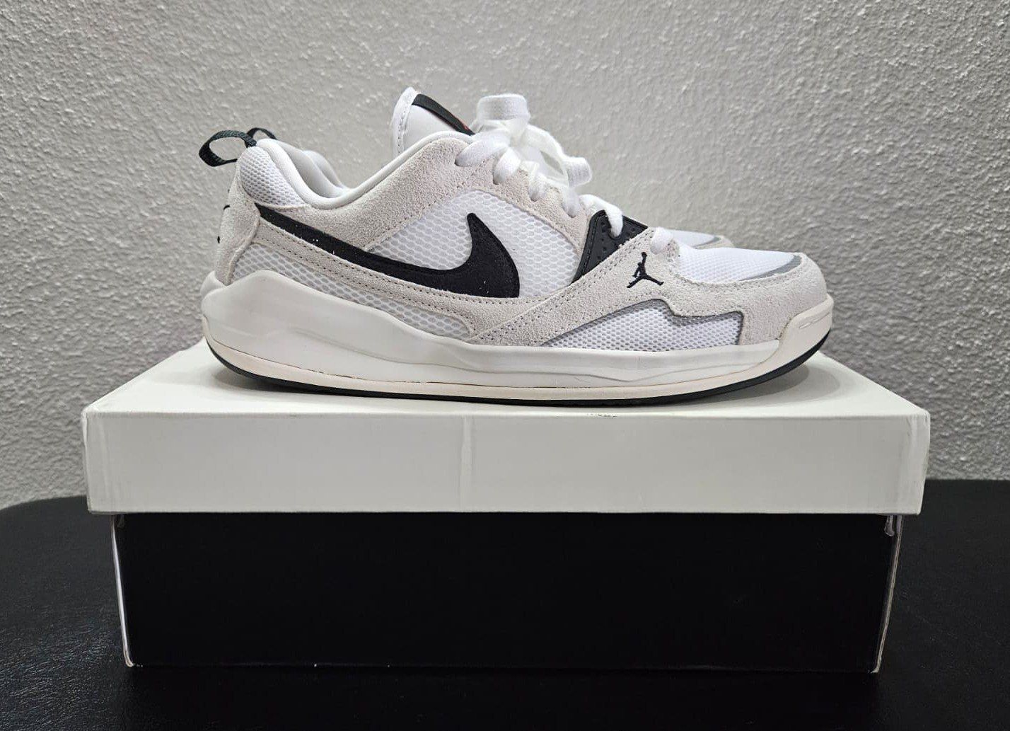 Jordan Scarpe da uomo: Nike Jordan CMFT Era [43] – Nuovo (secondo la descrizione) da Dietikon venduto da NGood 2