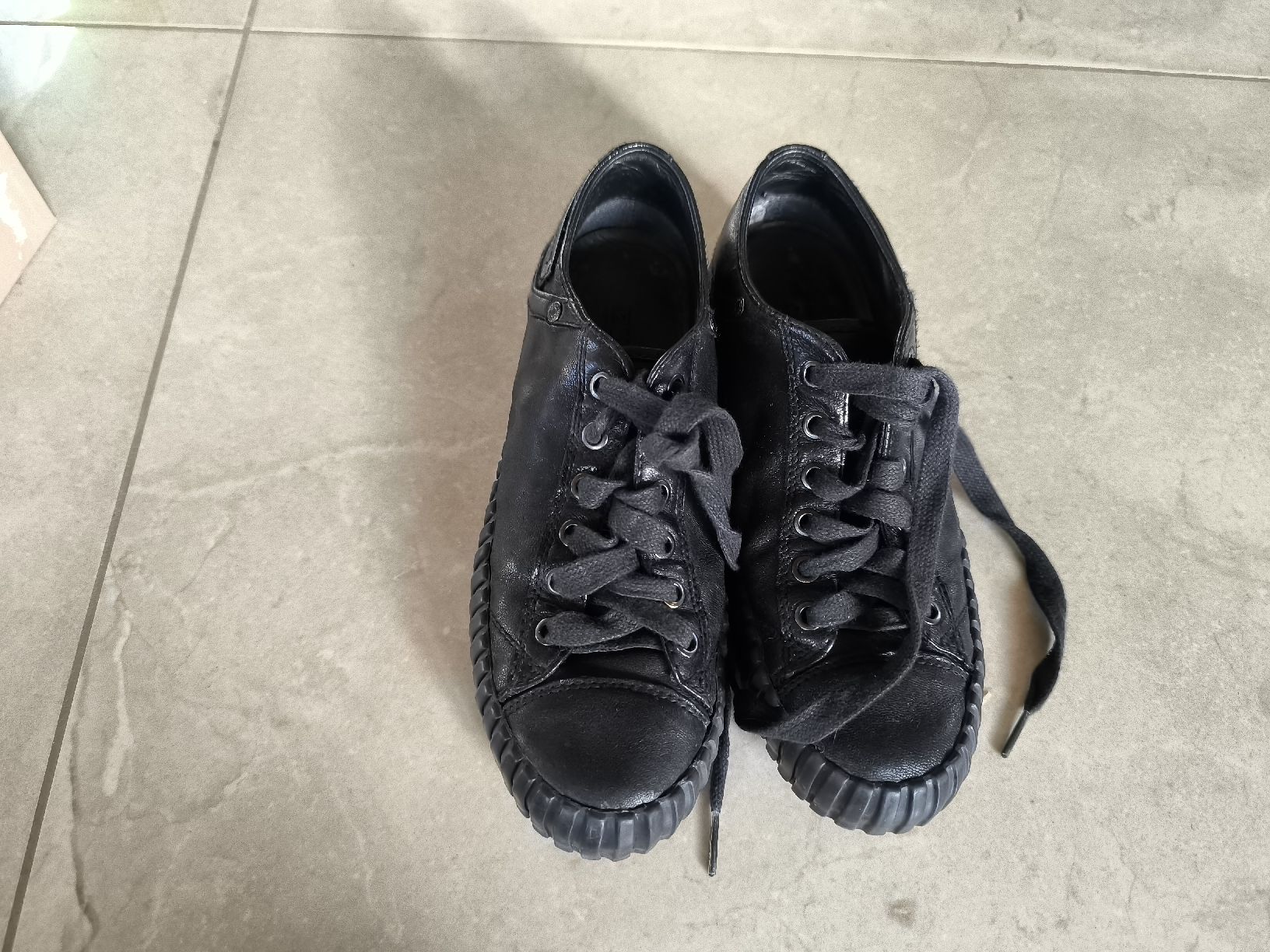 Diesel Damenschuhe: Diesel baskets cuir noir, taille 38 – Gebraucht aus Courtion von Llp02 2