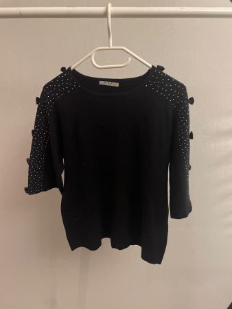 Schwarzer Pullover, Gr. L/XL, mit Schmuckdetails, Top!