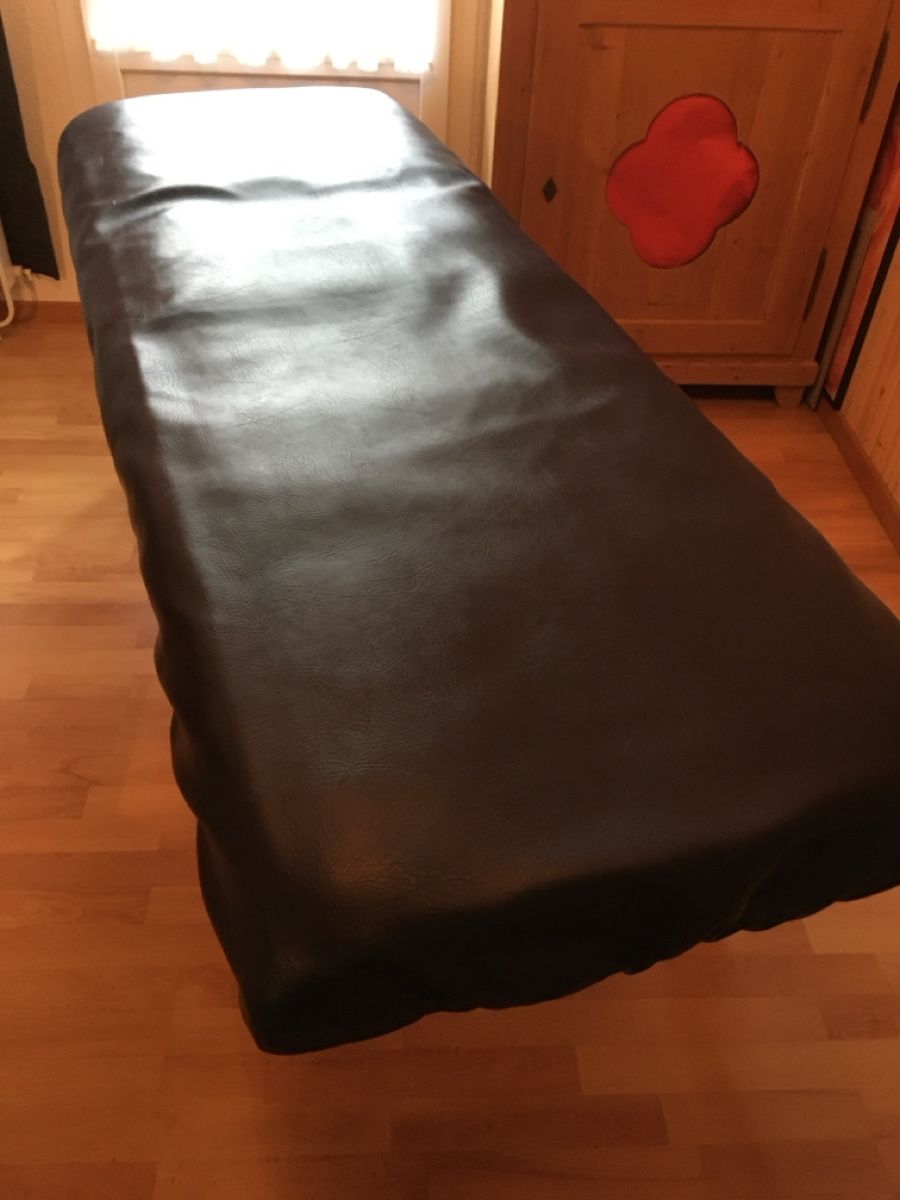Sedie a sdraio: Massageliege elektrisch – Usato da Frutigen venduto da weisfee 4