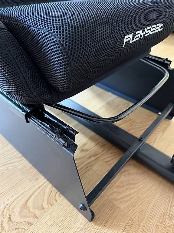 Televisori: Sim Rig Thrustmaster inklusive Samsung TV – Usato da wabern venduto da tri_gd7q 1