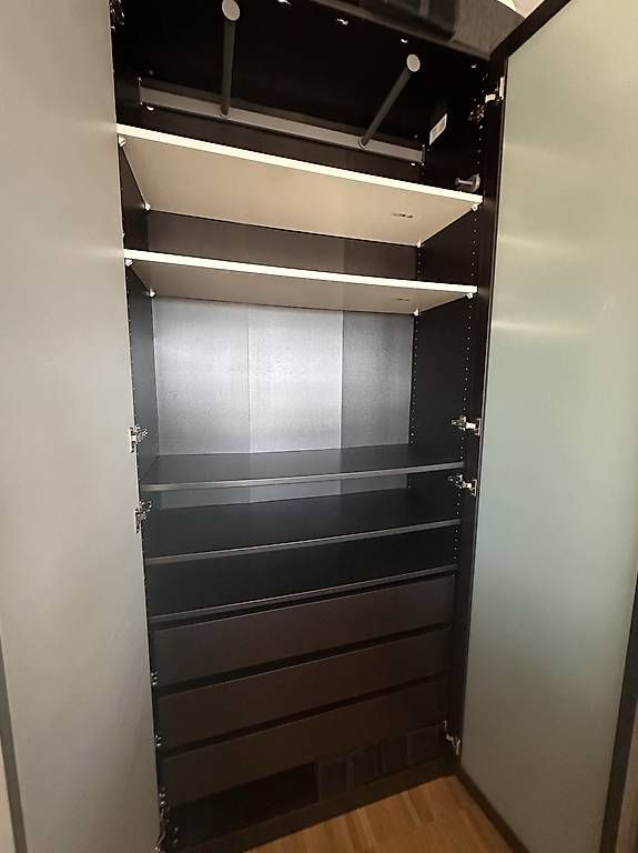Armoires: Ikea Pax 200x236x36cm – D'occasion à Basel par Emfie 2