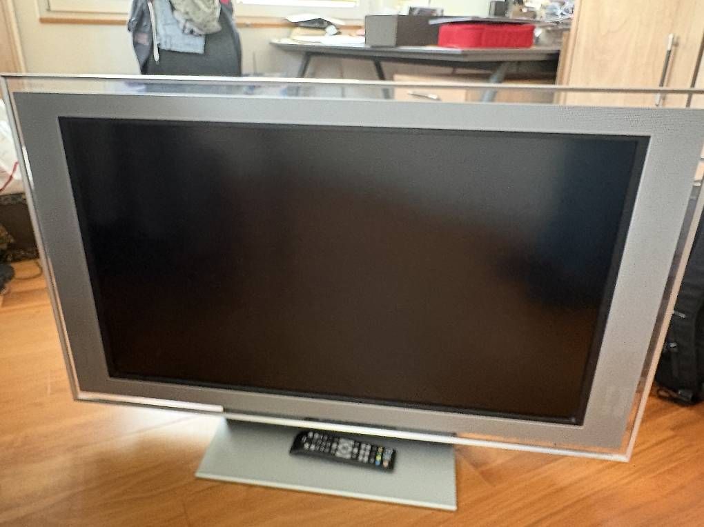 Sony Fernseher: TV Sony Bravia LCD Digital Colour – Gebraucht aus Oberuzwil von Marlkun